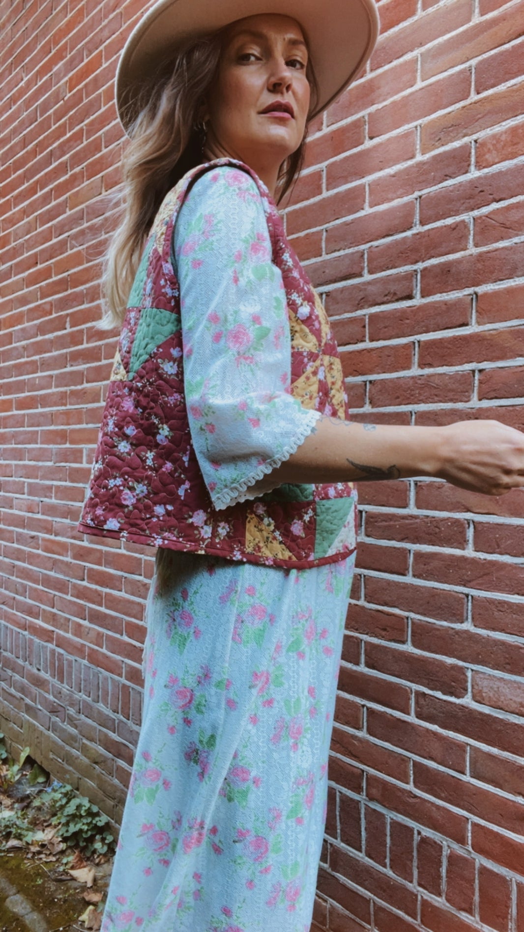 The WAISTCOAT - indigo floral