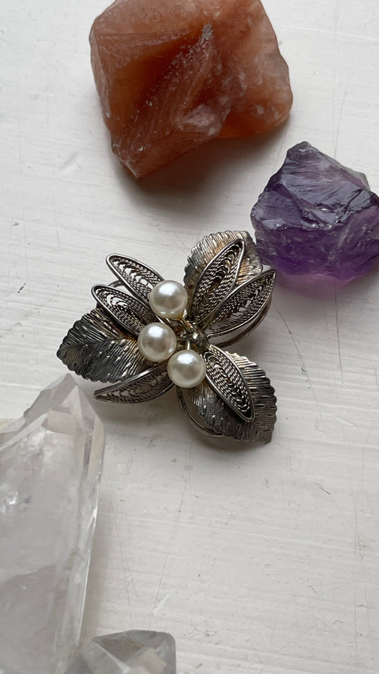 Filigree Botanical Brooch