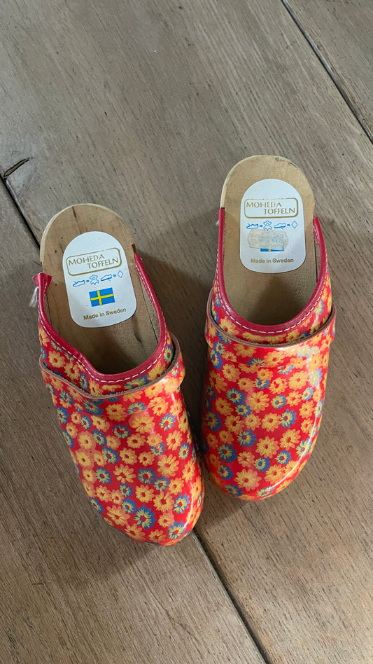 Moheda Floral Clogs