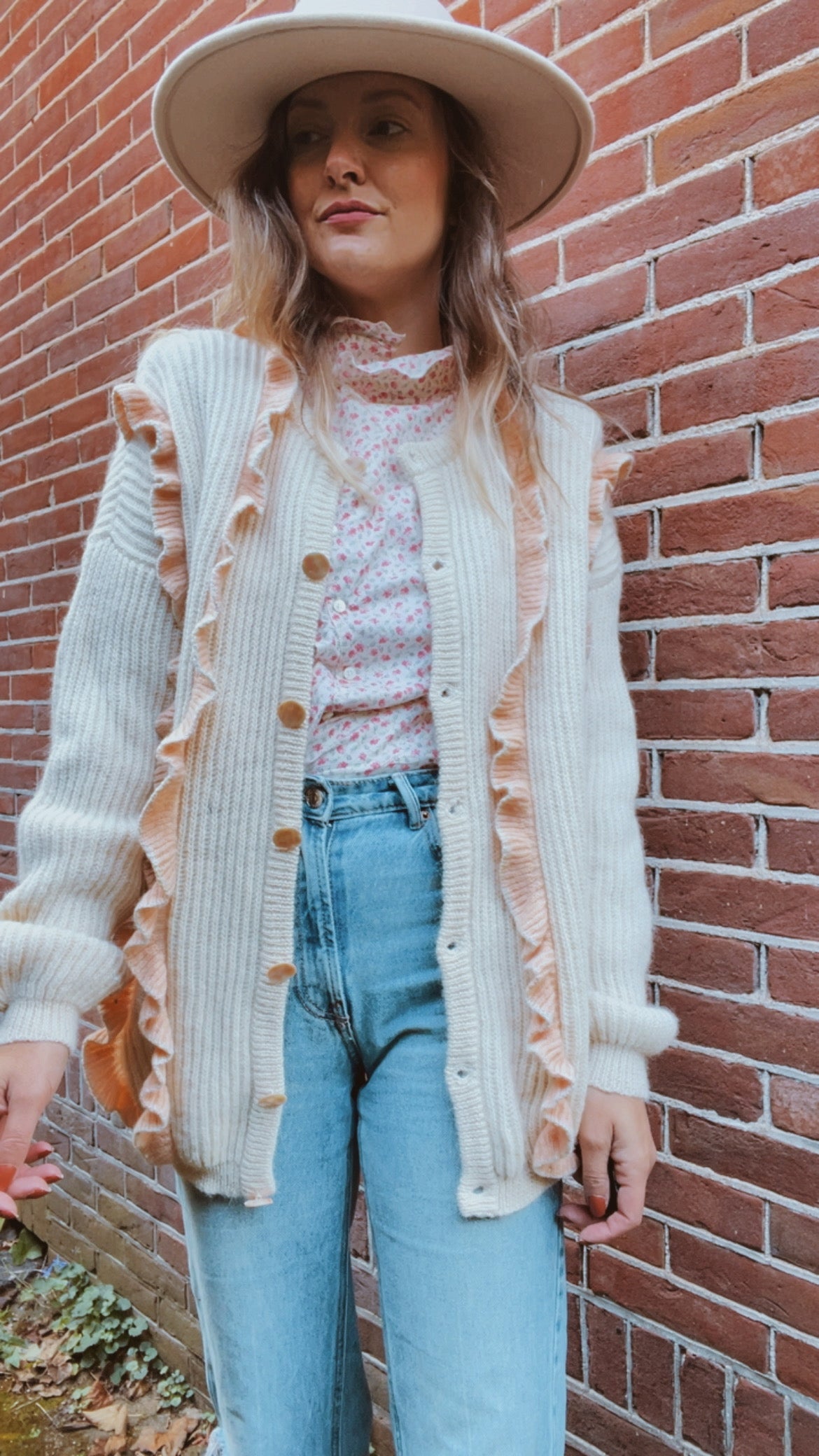 Ruffle Wool Cardigan