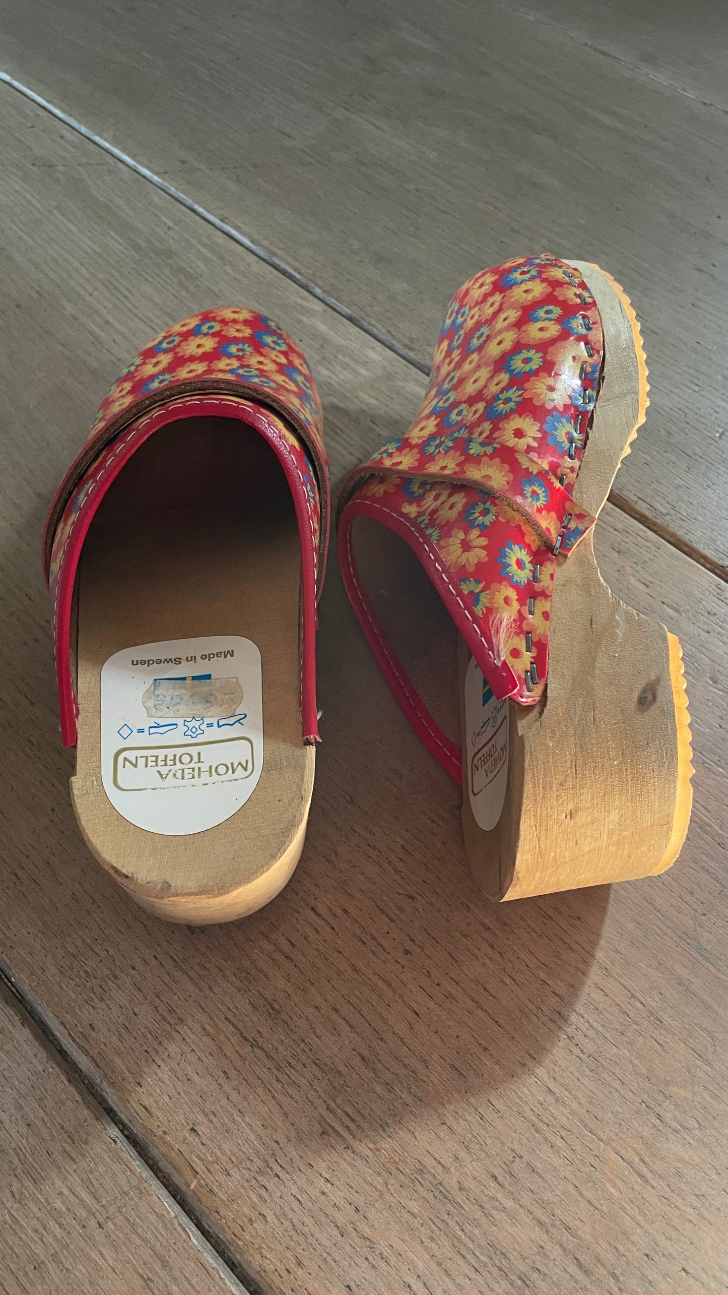 Moheda Floral Clogs