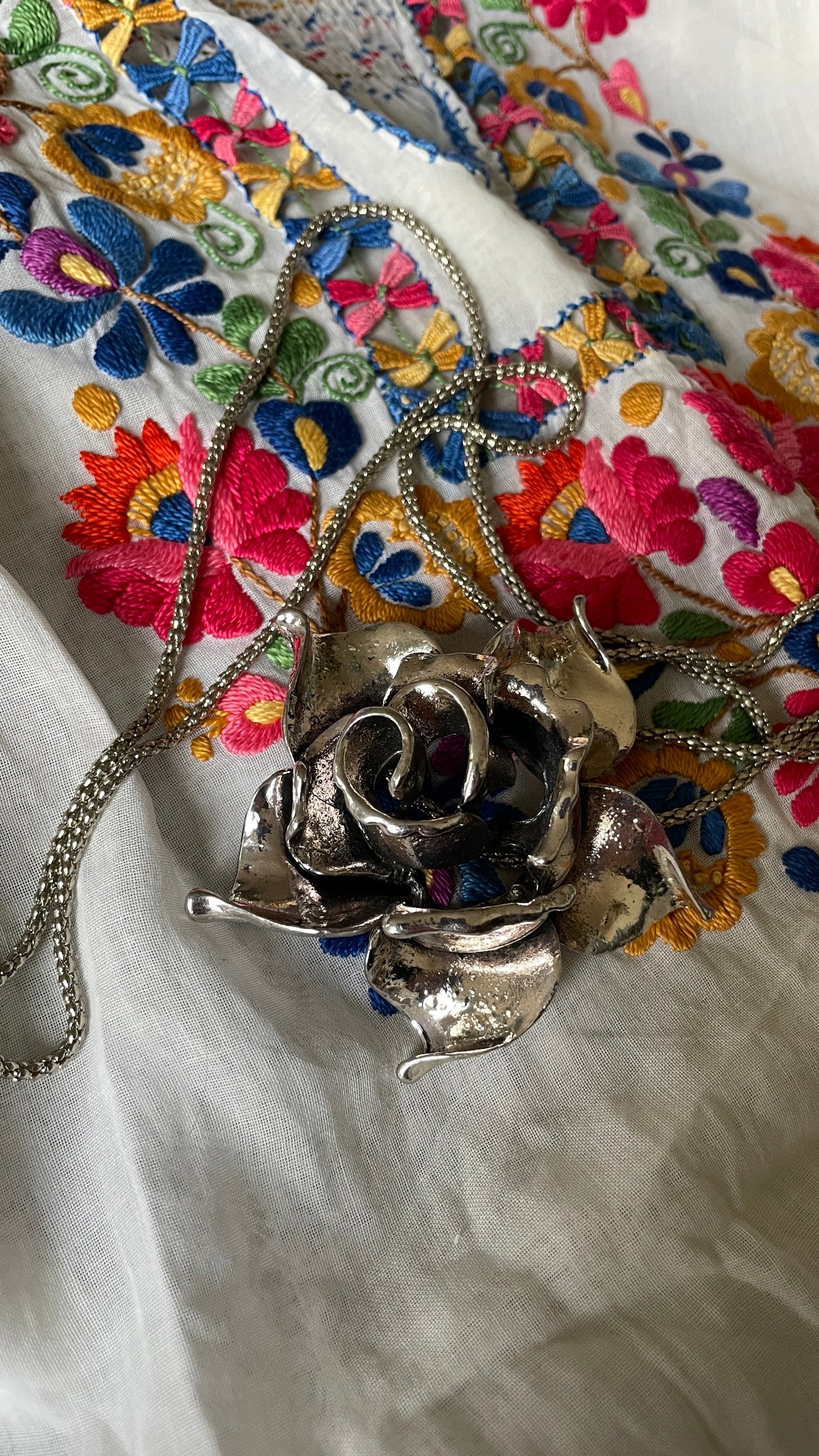 XL rose necklace