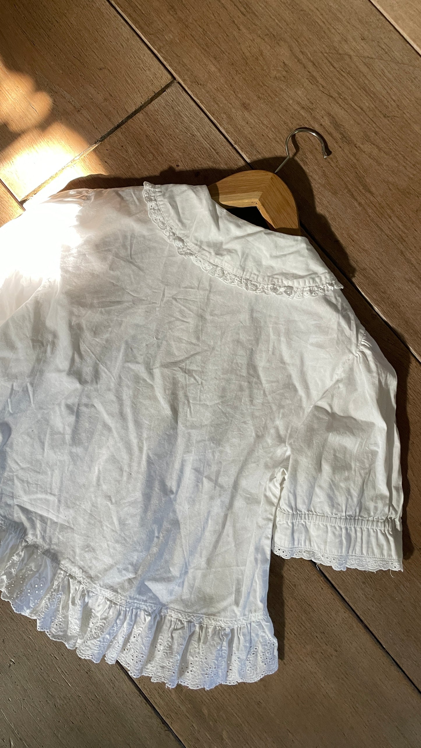Broderie Anglaise Top