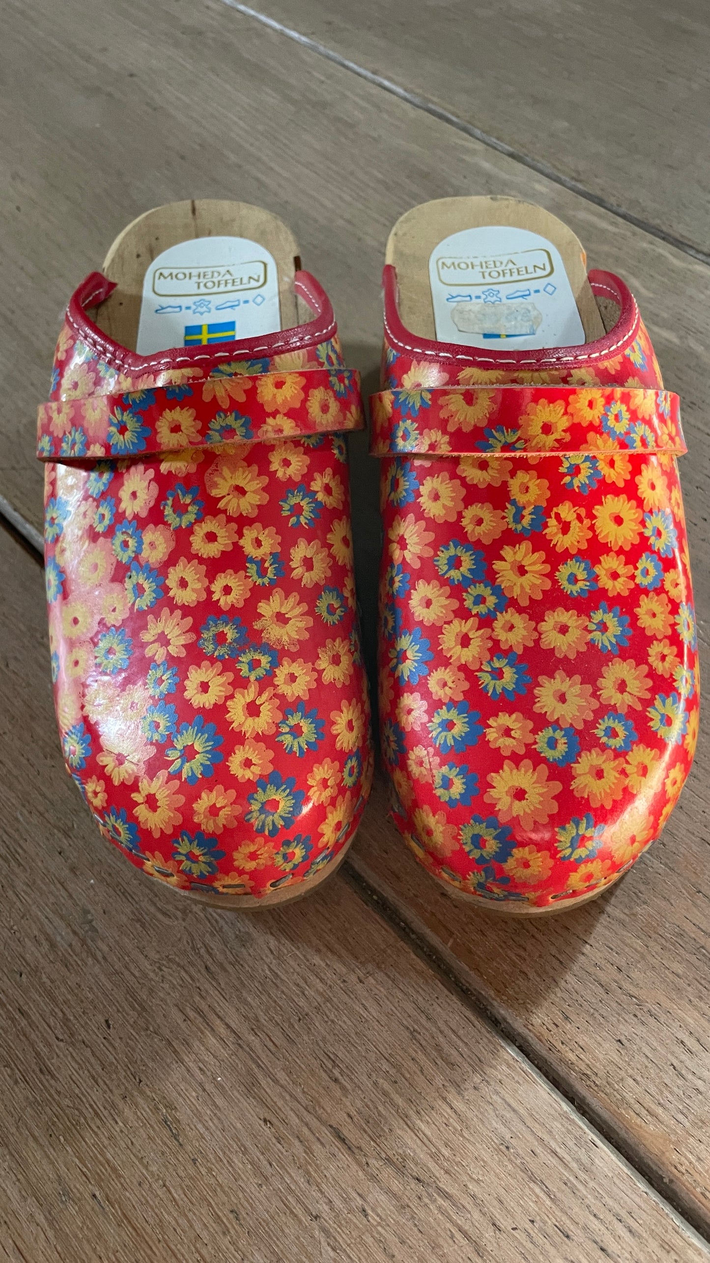Moheda Floral Clogs