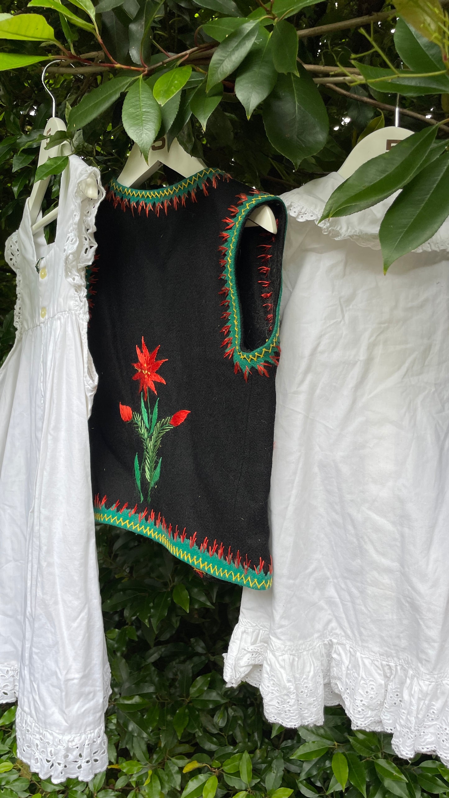 Broderie Apron