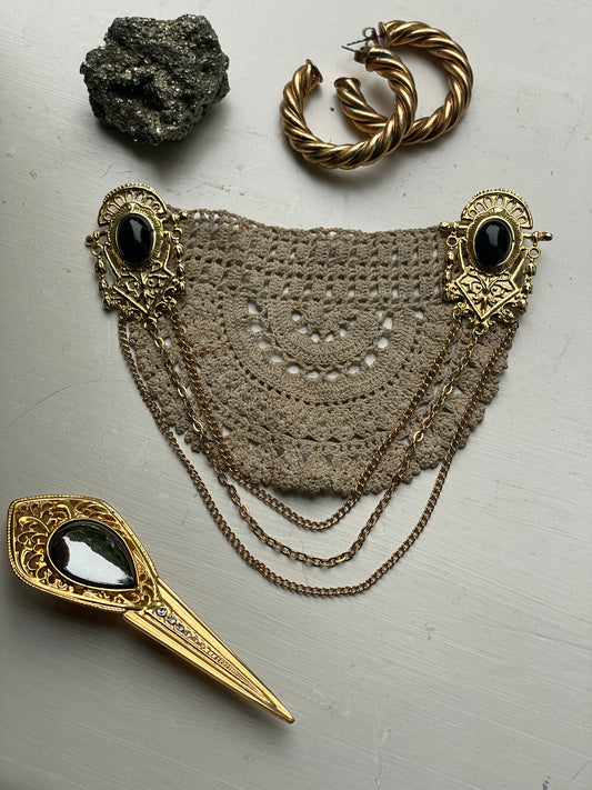 Pin & Lace