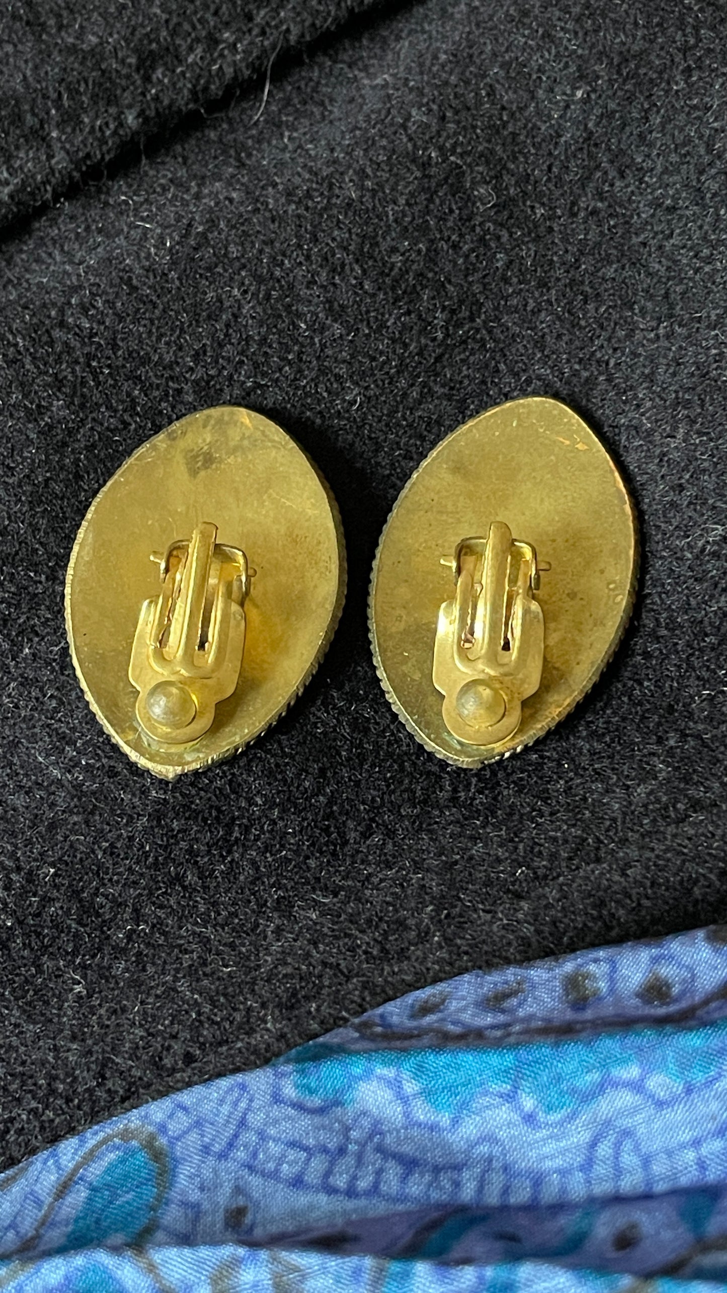 Ethnic clip earrings