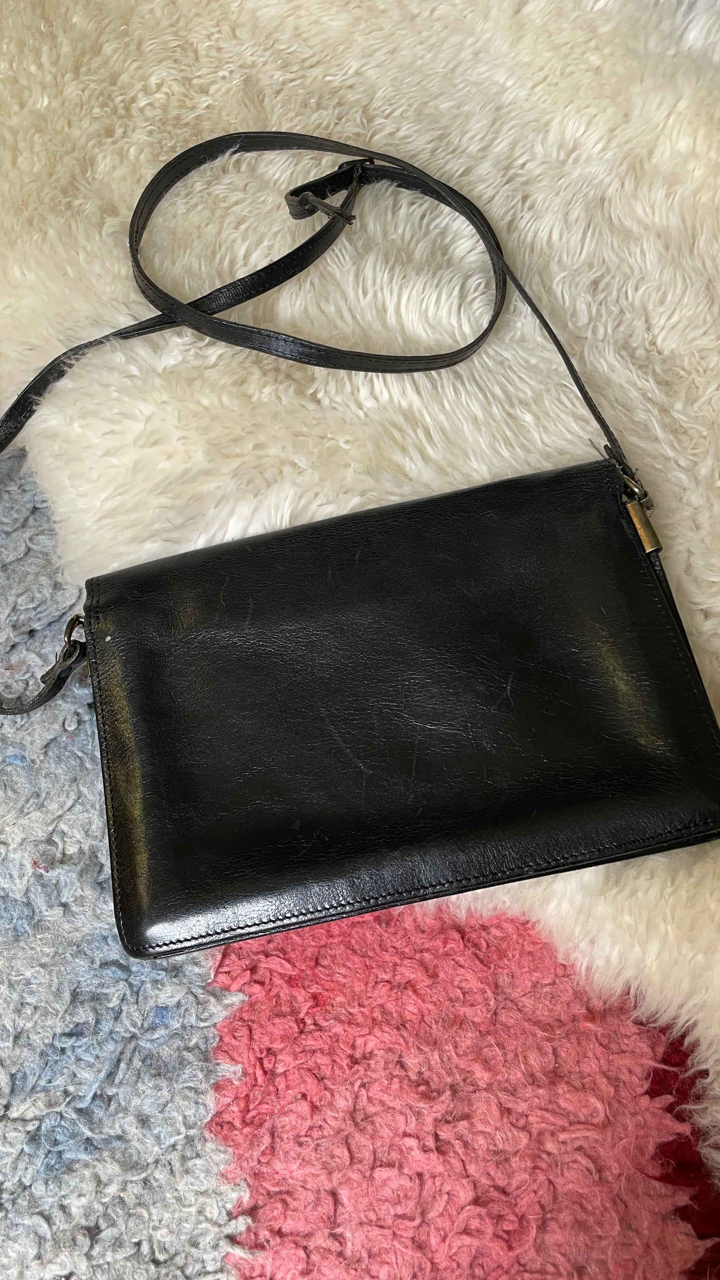Basic leather purse