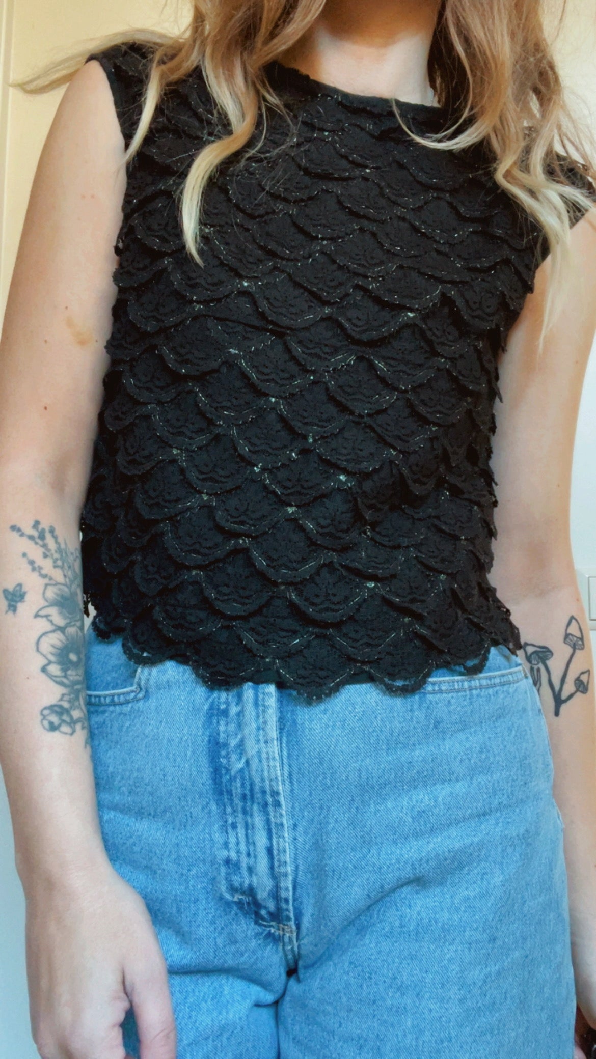 Onyx Scalloped Top