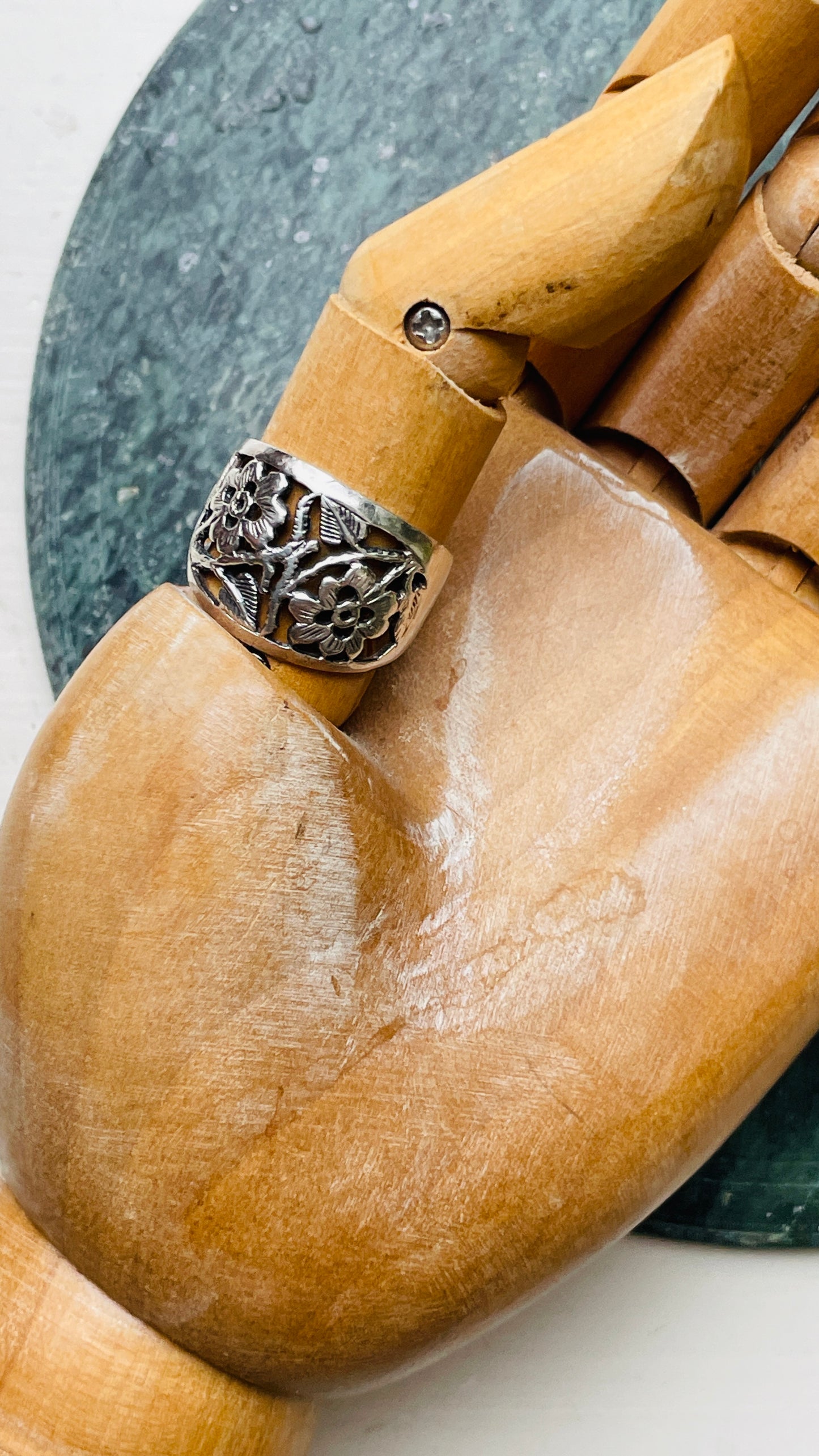 Everlasting flowers ring