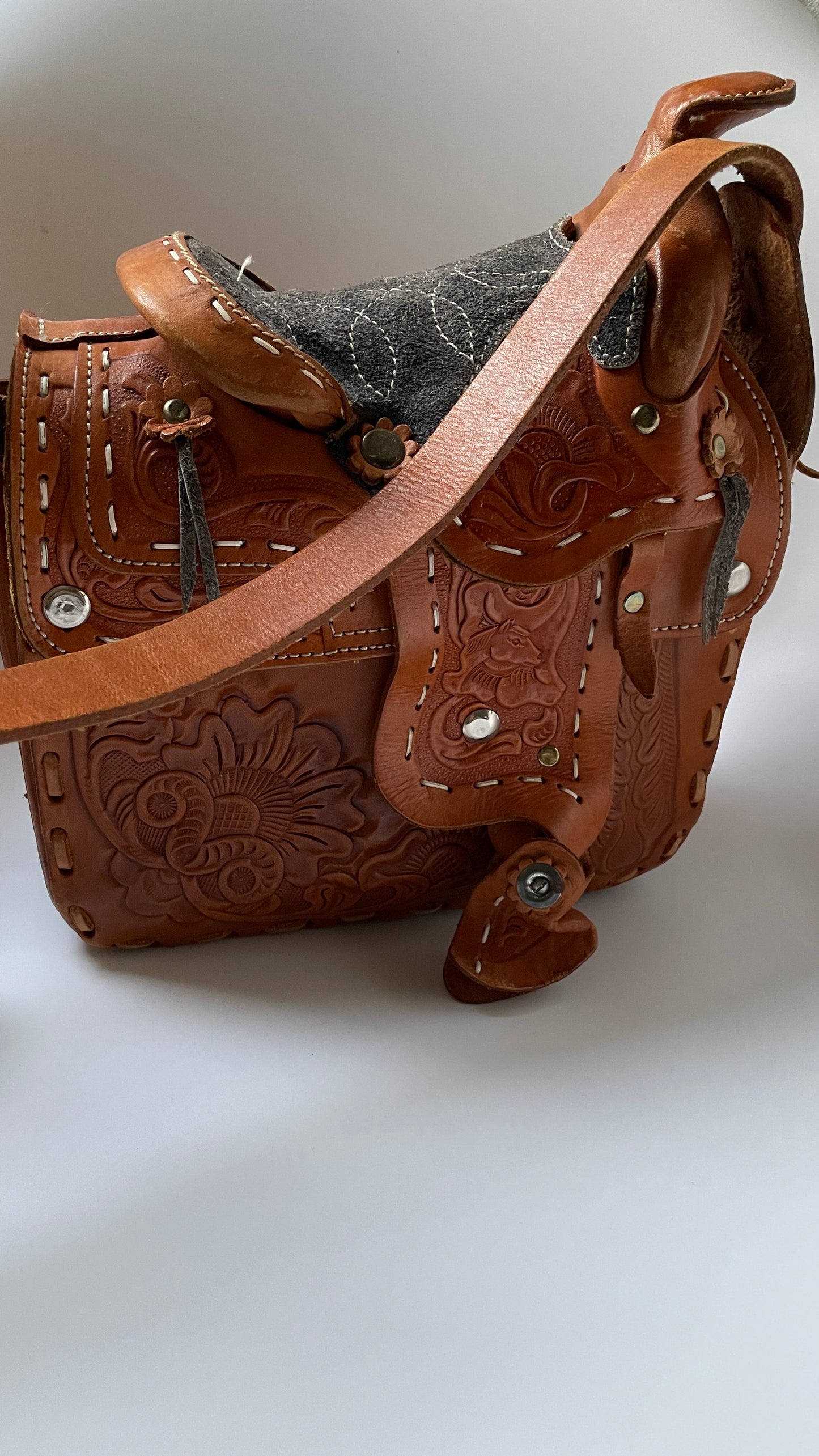 Tooled saddle bag