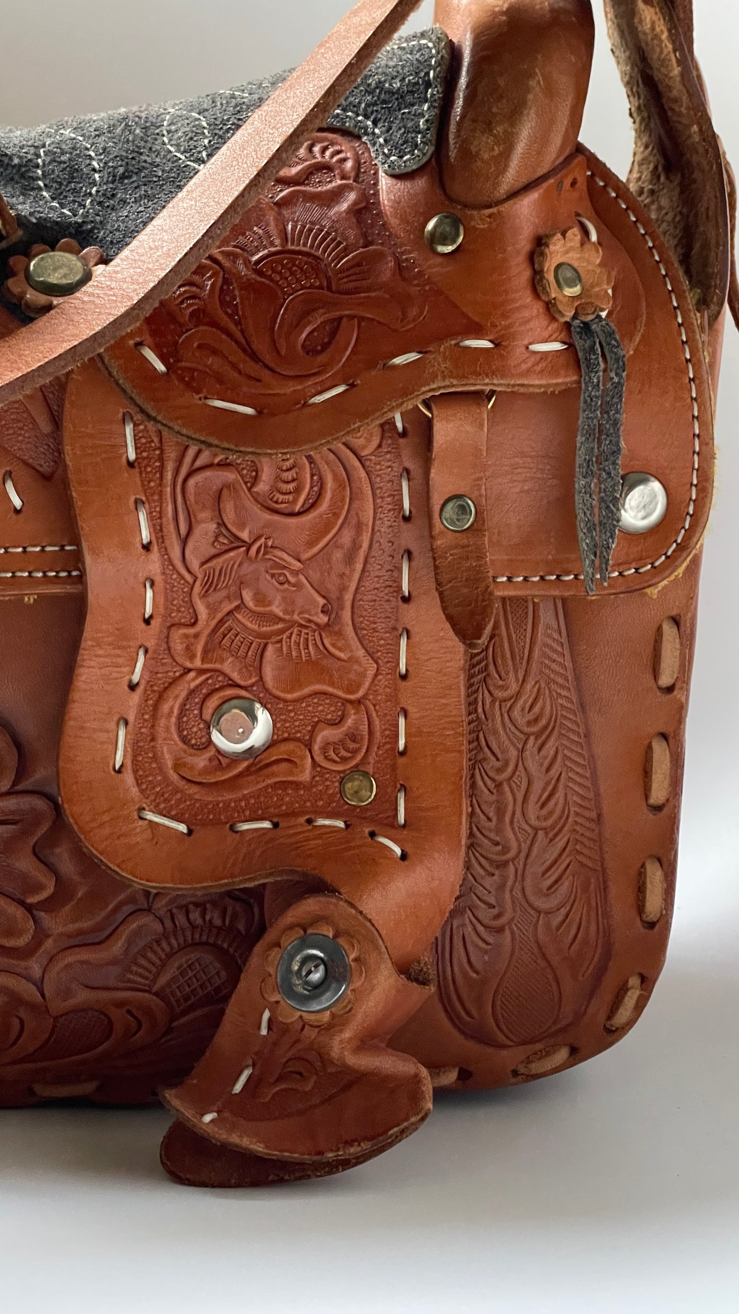 Tooled saddle bag
