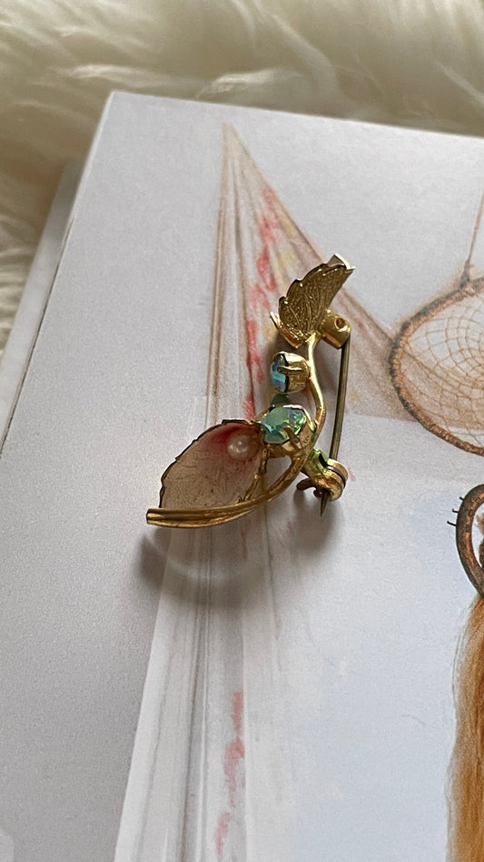 Gold and opal brooch